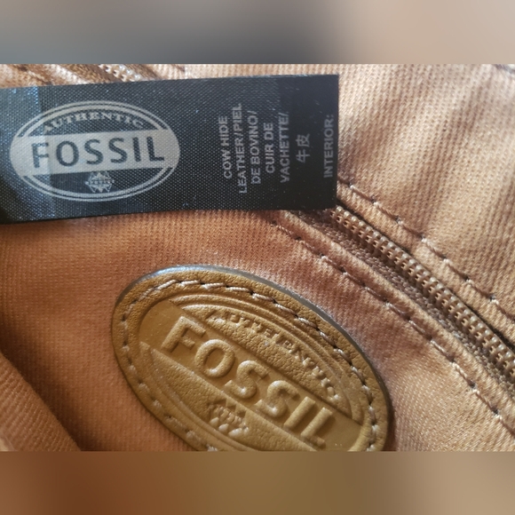 90's FOSSIL Tan Crossbody Cow Hide Leather Bag!!!! - Picture 6 of 16